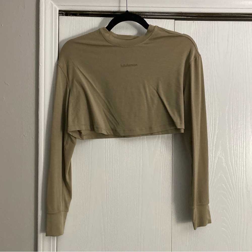 lululemon athletica Beige Long Sleeve Crop Top